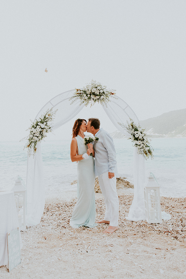 Beautiful beach elopement in Lefkada | Anita & Tomo