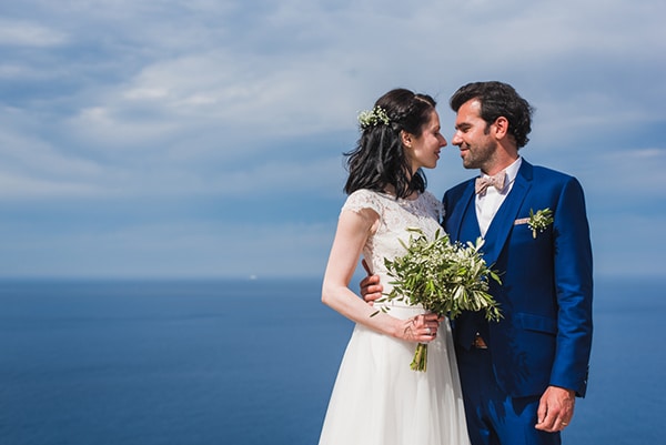 Simple green and white wedding in Sifnos | Delphine & Julien