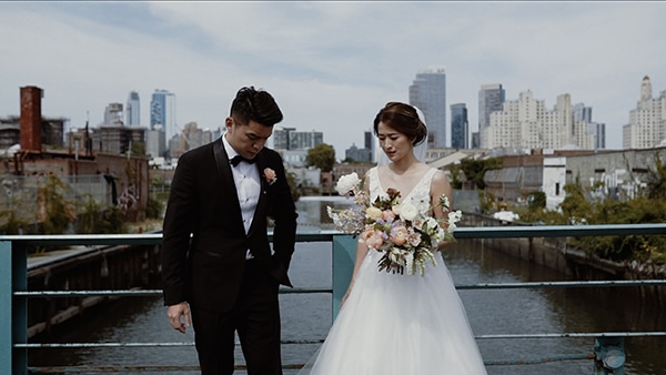 Beautiful video of a modern romantic wedding