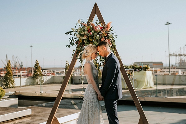 Spring inspired wedding inspiration with an urban flair