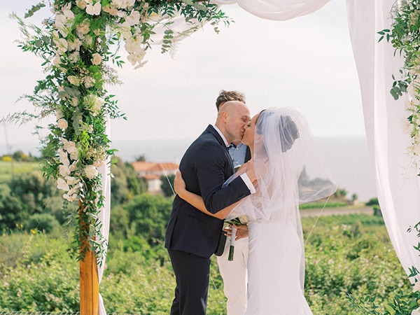 luxurious-wedding-kefalonia-neutral-color-hues_26