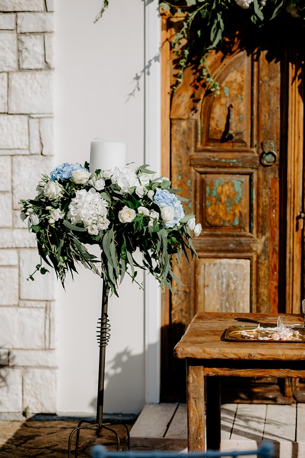 dreamy-summer-wedding-athens-lush-greenery-fairylights_07x