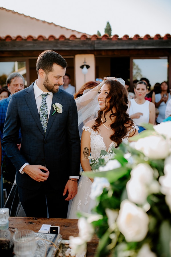 dreamy-summer-wedding-athens-lush-greenery-fairylights_12