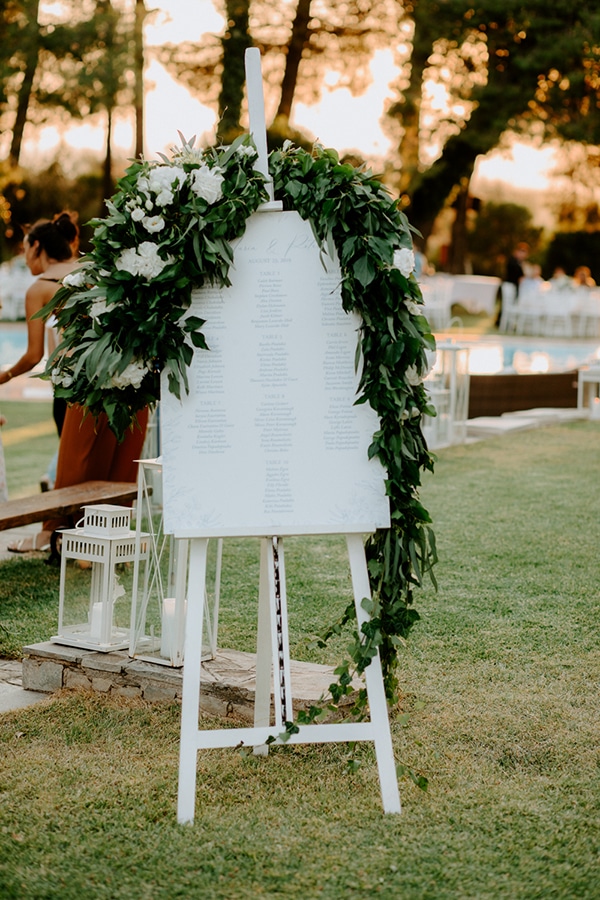 dreamy-summer-wedding-athens-lush-greenery-fairylights_15x