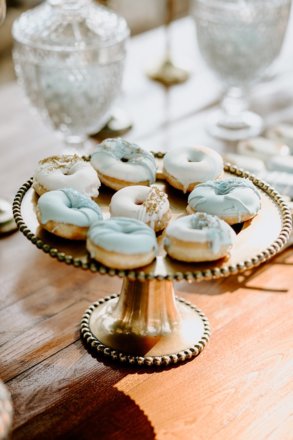 dreamy-summer-wedding-athens-lush-greenery-fairylights_18x