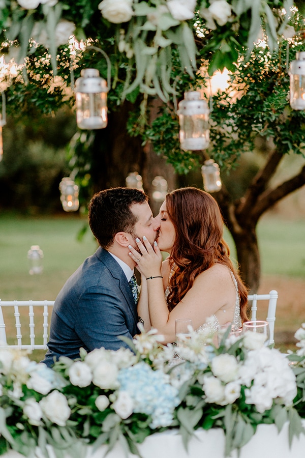dreamy-summer-wedding-athens-lush-greenery-fairylights_24