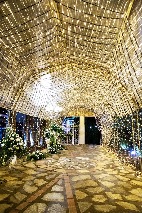 gorgeous-fall-wedding-thessaloniki-white-flowers_25