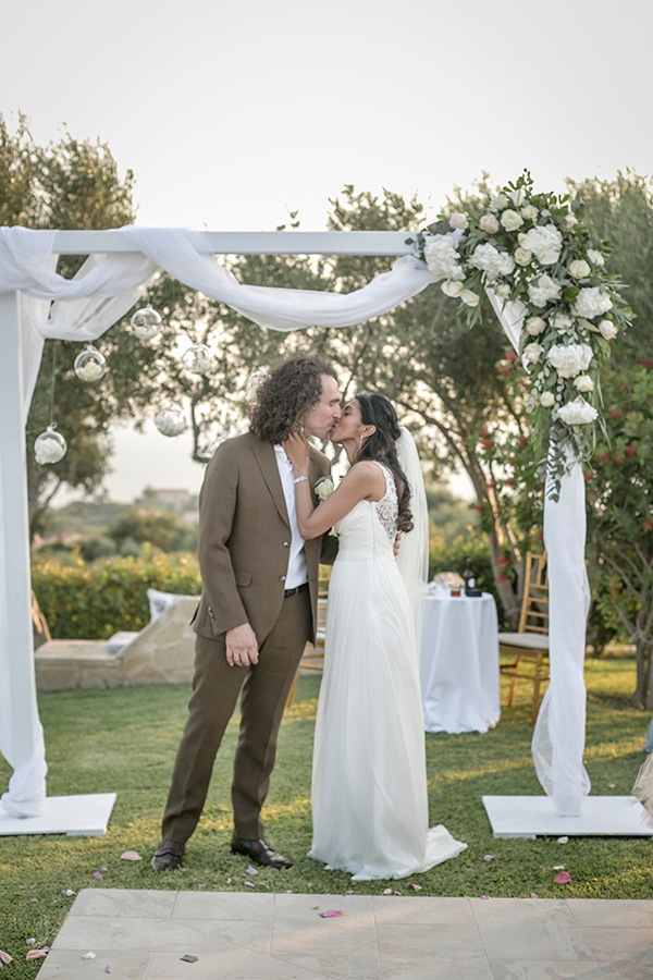 gorgeous-indian-wedding-colorful-flowers-kefalonia-island_28