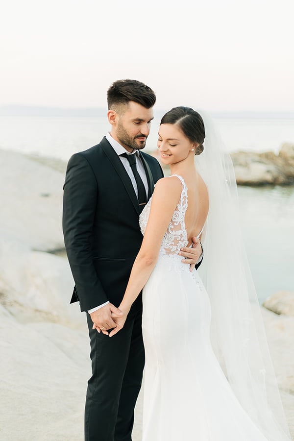 romantic-fall-wedding-greece-white-hues_02