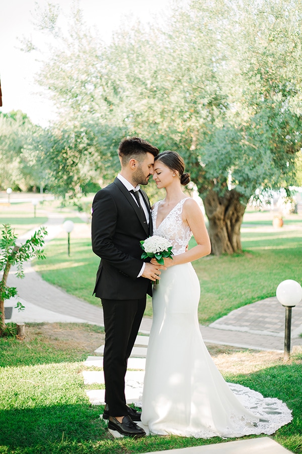 romantic-fall-wedding-greece-white-hues_29