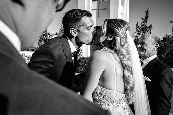 romantic-summer-wedding-athens-austin-roses-coral-hues_08x