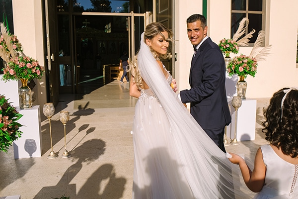 romantic-summer-wedding-athens-austin-roses-coral-hues_09