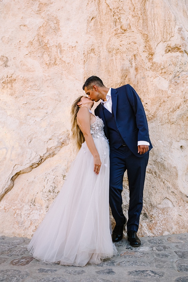 romantic-summer-wedding-athens-austin-roses-coral-hues_14