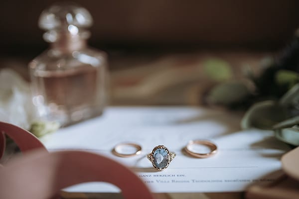 stylish-romantic-wedding-italy-wonderful-floral-arrangements_06