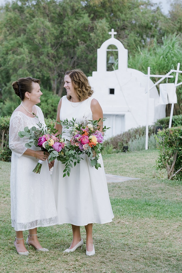 beautiful-destination-wedding-colourful-floral-designs-athens_03x