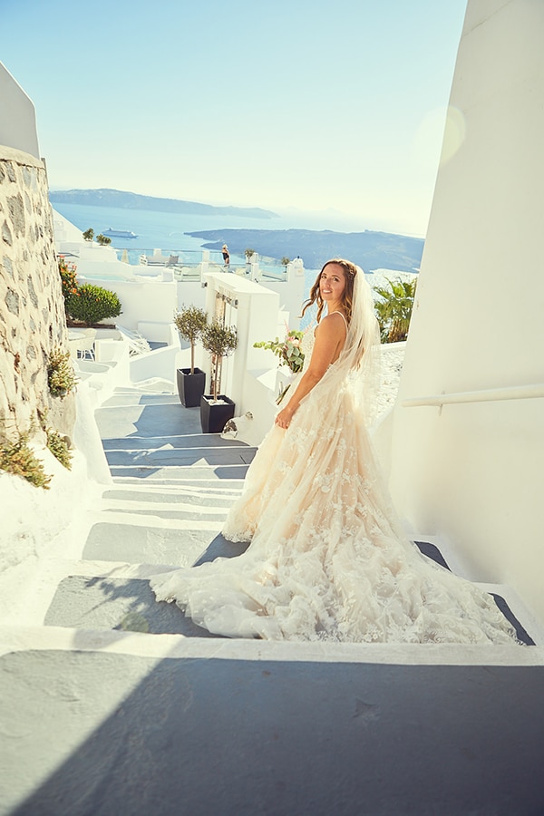 romantic-wedding-bohemian-elegant-touches-santorini_07