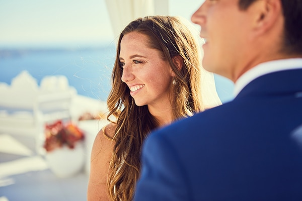 romantic-wedding-bohemian-elegant-touches-santorini_11