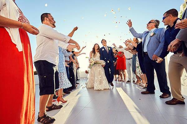 romantic-wedding-bohemian-elegant-touches-santorini_15