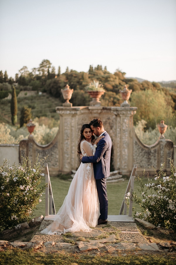 whimsical-intimate-wedding-tuscany-rustic-details_23