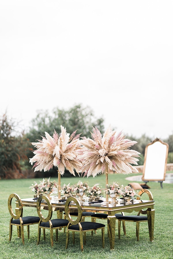 Elegant-wedding-ideas-pampas-black-details_13