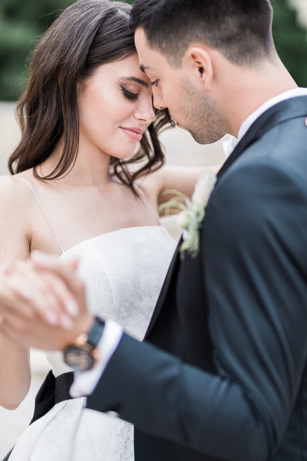 Elegant-wedding-ideas-pampas-black-details_21