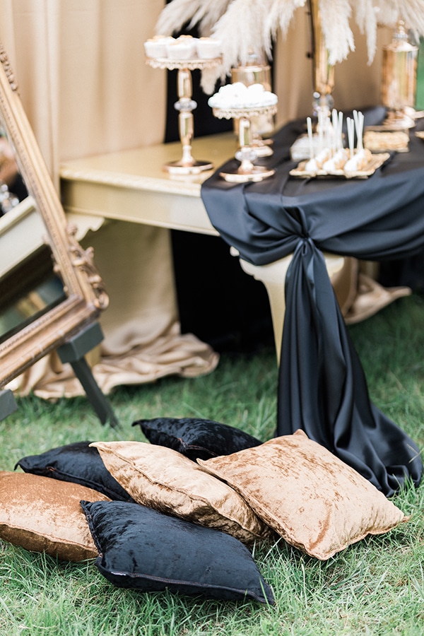 Elegant-wedding-ideas-pampas-black-details_24