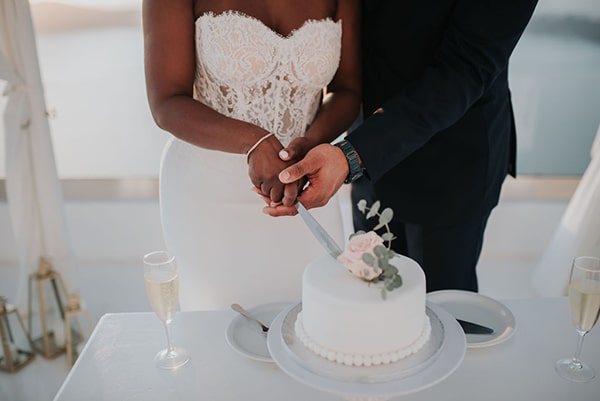 breathtaking-elopement-in-santorini_11
