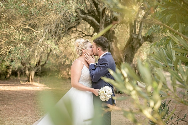 romantic-summer-wedding-wonderful-olive-grove-kefalonia-island_02