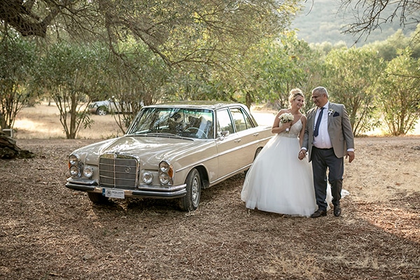 romantic-summer-wedding-wonderful-olive-grove-kefalonia-island_14