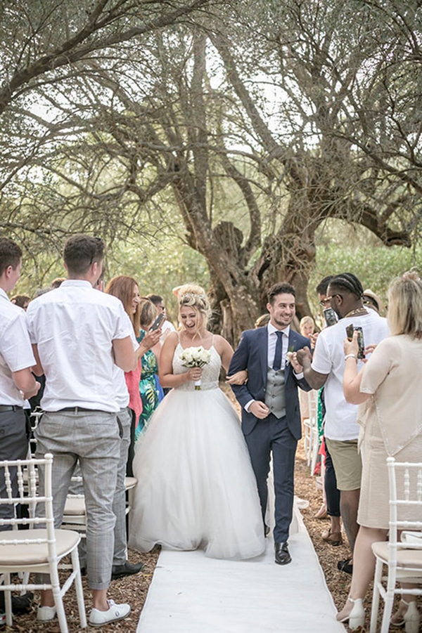 romantic-summer-wedding-wonderful-olive-grove-kefalonia-island_19