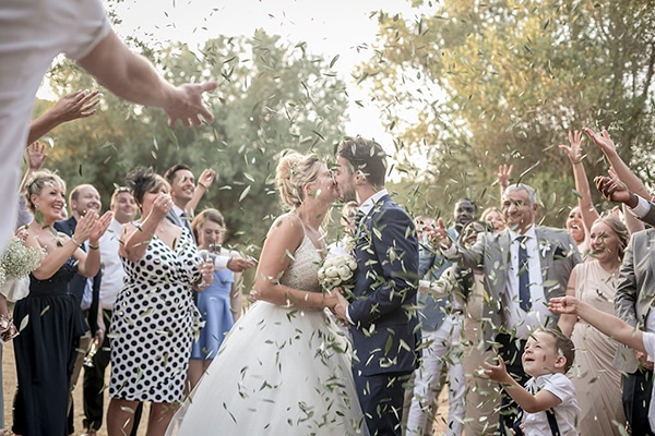 romantic-summer-wedding-wonderful-olive-grove-kefalonia-island_21