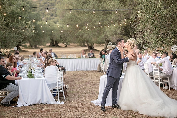 romantic-summer-wedding-wonderful-olive-grove-kefalonia-island_27