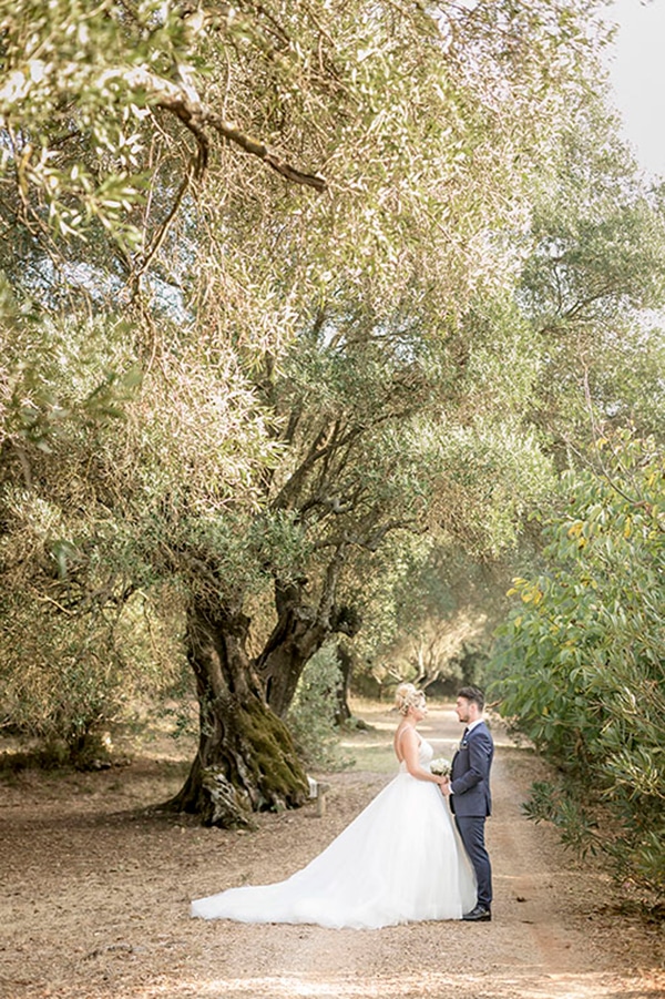 romantic-summer-wedding-wonderful-olive-grove-kefalonia-island_28x