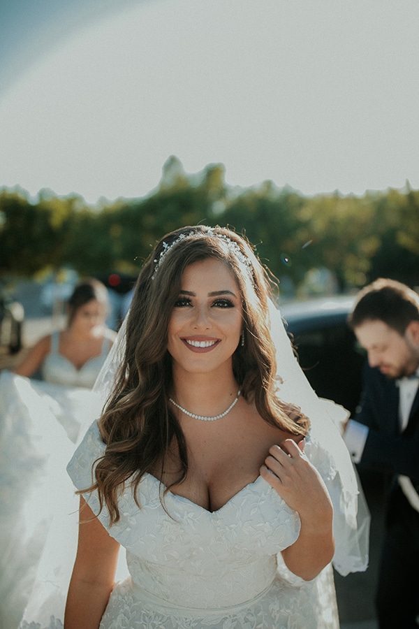 rustic-summer-wedding-nicosia-string-lights-flowers-vivid-colors_01