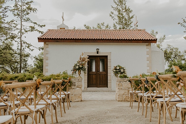 al-fresco-rustic-wedding-cyprus-soft-colors_12