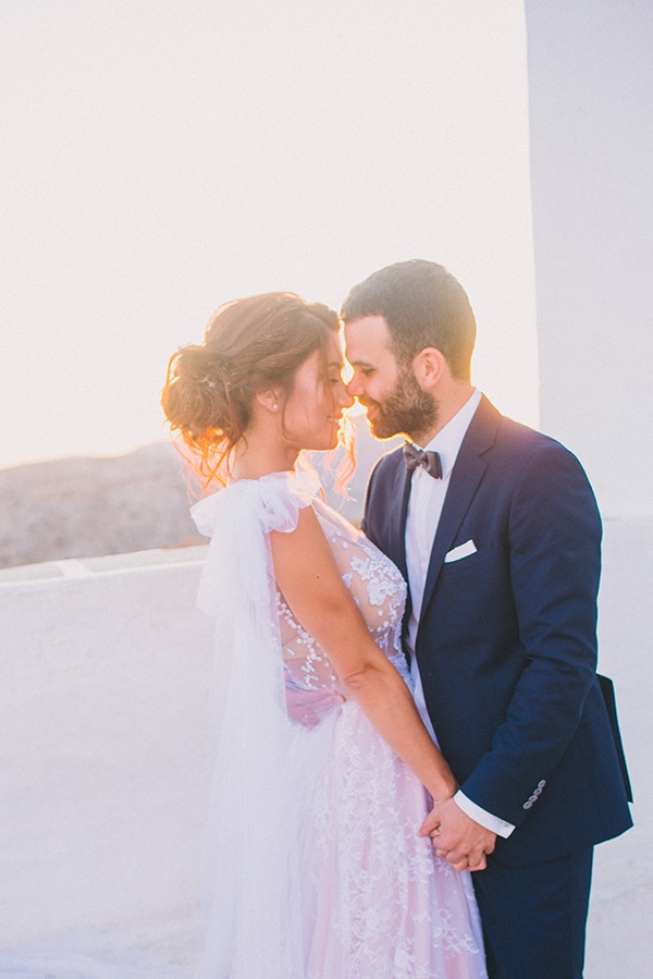 beautiful-summer-wedding-bougainvillea-folegandros_49x