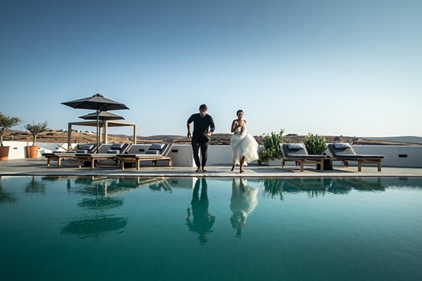 bohemian-summer-wedding-kythnos-pampass-grass-white-flowers_02
