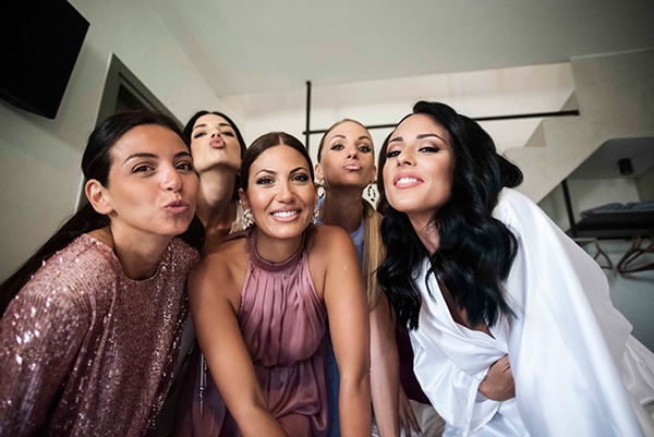 bohemian-summer-wedding-kythnos-pampass-grass-white-flowers_09