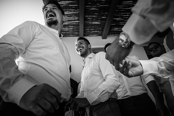 bohemian-summer-wedding-kythnos-pampass-grass-white-flowers_11