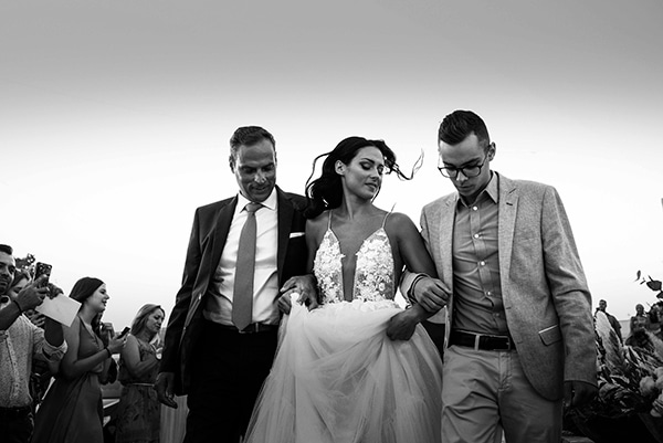 bohemian-summer-wedding-kythnos-pampass-grass-white-flowers_17