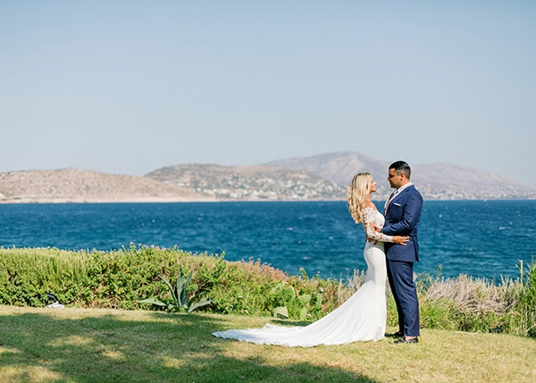 dreamy-elegant-wedding-athens-white-flowers-fairy-lights_01