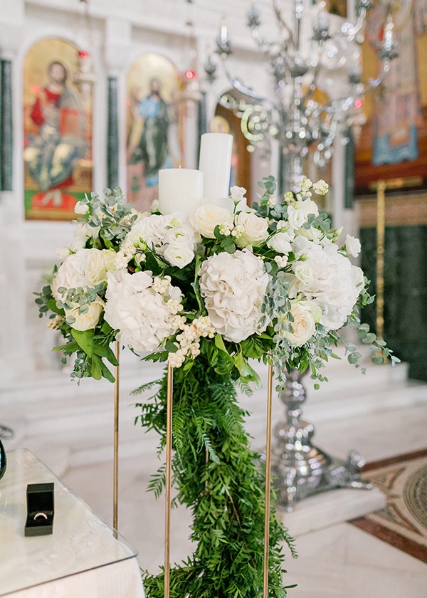 dreamy-elegant-wedding-athens-white-flowers-fairy-lights_06x