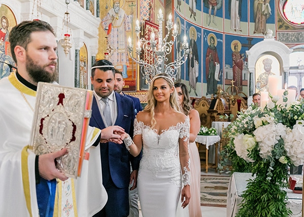 dreamy-elegant-wedding-athens-white-flowers-fairy-lights_08x