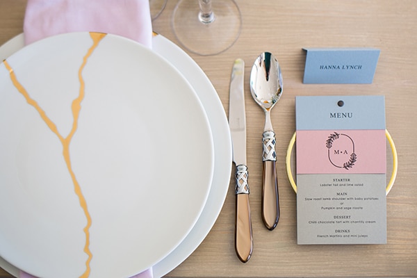 dreamy-styled-shoot-athenian-riviera-romantic-elegant-decoration_06x