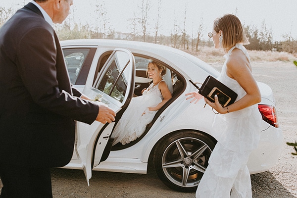 glamorous-wedding-full-romance-lapatsa-countryside_13