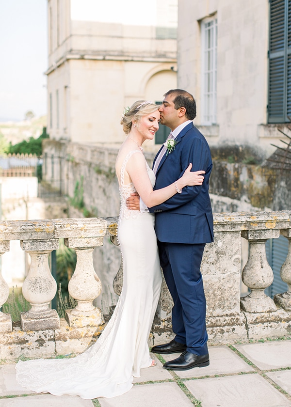 intimate-wedding-corfu-timeless-white-romantic-dusty-blues_01