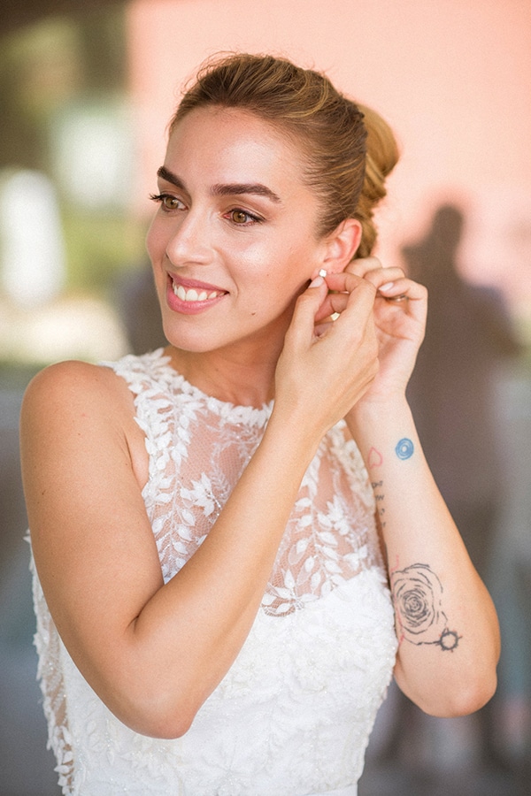 lush-garden-style-wedding-parga-touches-elegance_07x