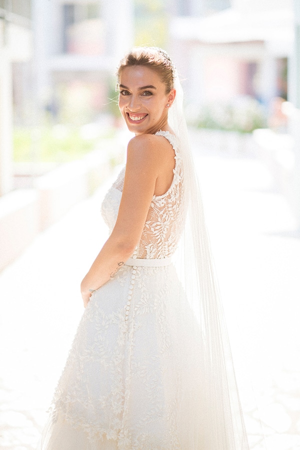 lush-garden-style-wedding-parga-touches-elegance_11