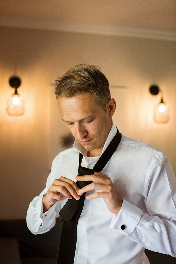 lush-garden-style-wedding-parga-touches-elegance_13