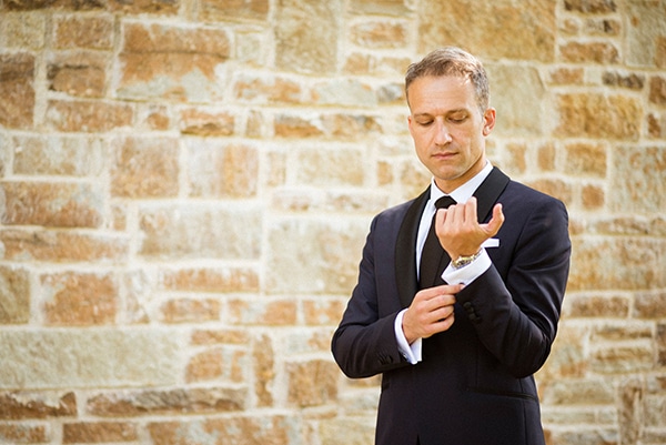 lush-garden-style-wedding-parga-touches-elegance_15